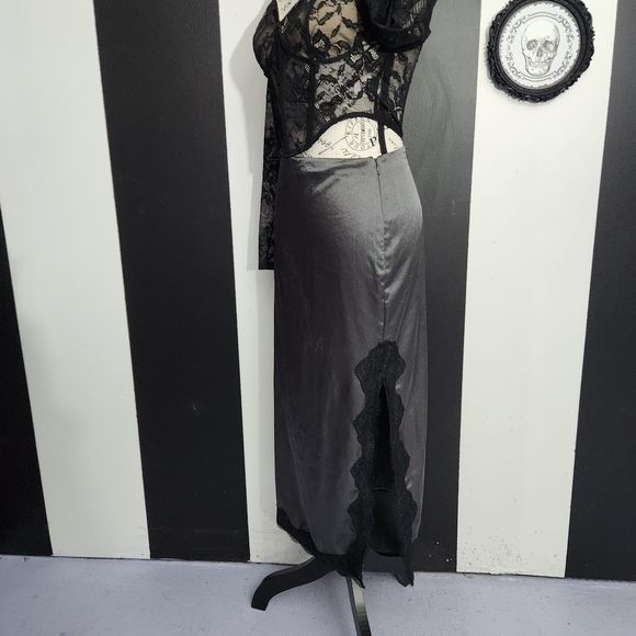 Divided Black and Gray Lace Pencil Skirt - Picture 5 of 7
